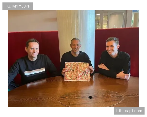 克鲁伊夫战术的理论与实践分析，如何重塑现代足球的进攻哲学